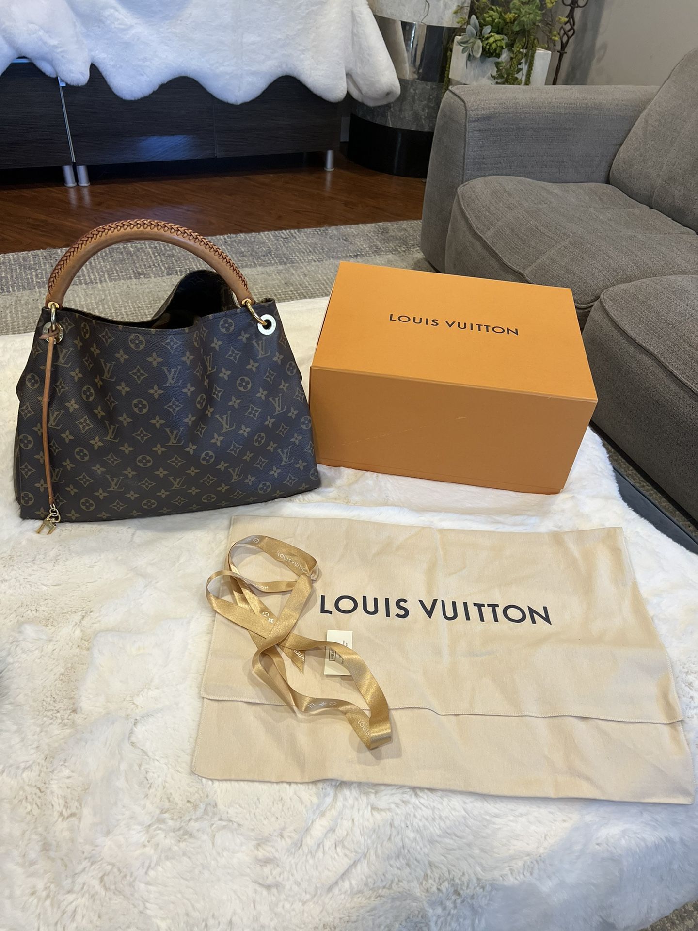 Louis Vuitton Purse for Sale in West Sacramento, CA - OfferUp