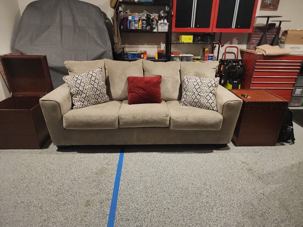 Couch . Near New. Barely Ever Used. Owasso