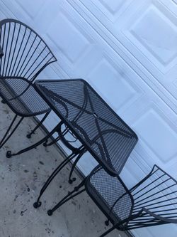 WROUGHT IRON BISTRO SET 3 PIECES
