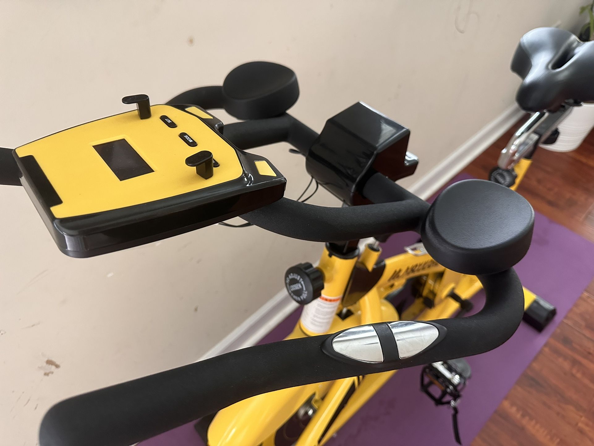 MERACH Exercse Bke, Brake Pad Statonary Bke Wth Exclusve App, Low Nose Ndoor Cyclng