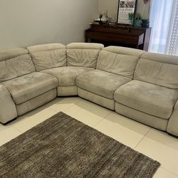 Small sectional with two electrical recliners (114”x80”)