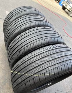 235 45 18 Michelin tires con 80% de Vida las 4