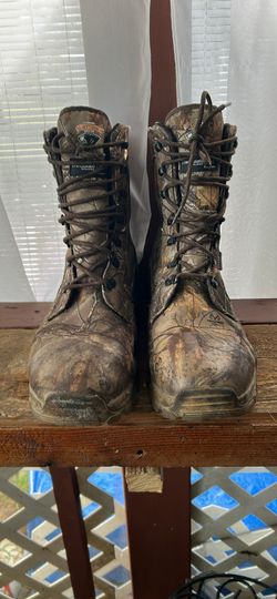 Men’s camo boots