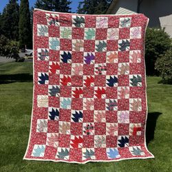 Vintage Hand Sewn Patriotic Color Quilt 