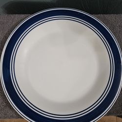 Lot of 7 Misc Dinner Plates