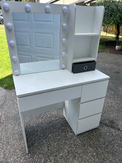 Kids white vanity with lights