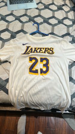 Nike Los Angeles Lakers LeBron James #23 T-Shirt Size M