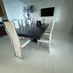 Dinning Table With Chairs 