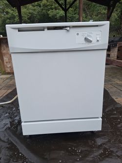 GE Dishwasher 23/1/2 inch double load,white