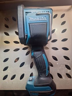 Makita 18V LXT cordless  l.e.d flightlight/spotlight
