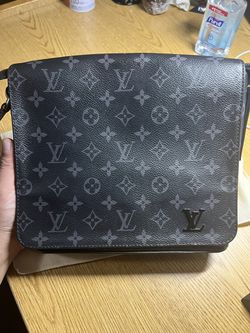 Louis Vuitton Side Bag for Sale in Seattle, WA - OfferUp
