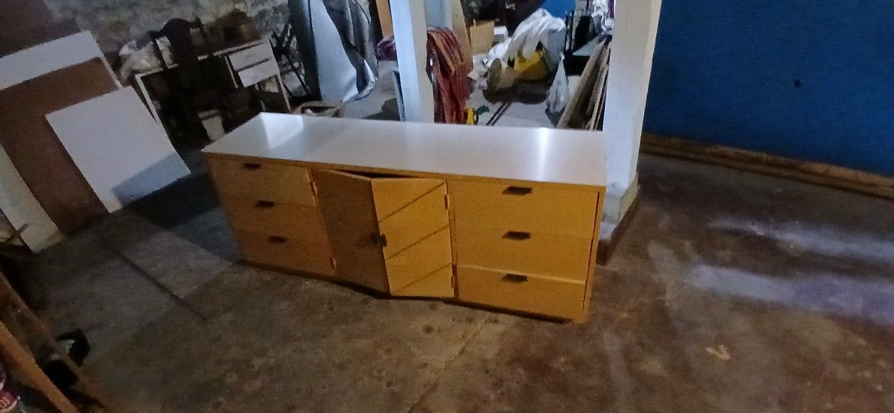 Broyhill Mid-century 9 Drawer, 3 Mirror Vanity