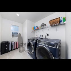 GE Electric Washer and Dryer Set
