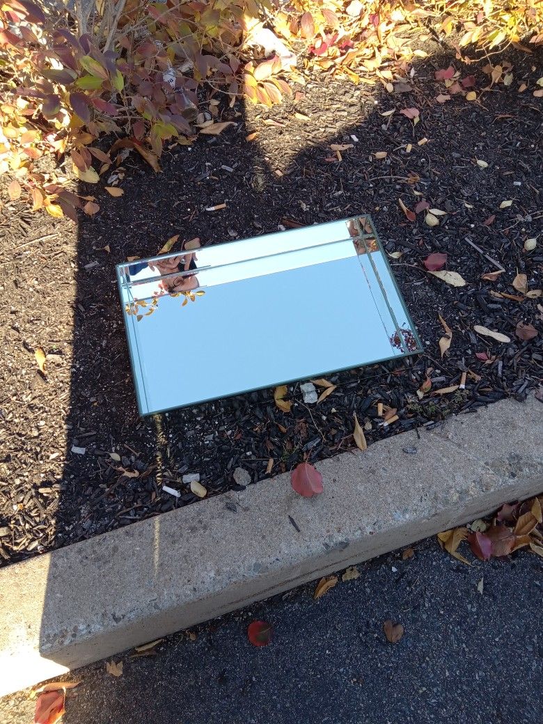 Mirrored Tray,big Beautiful Tray ,great On A Dresser With Parfums.