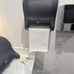 San Jamar  Electric Paper Towel Dispenser