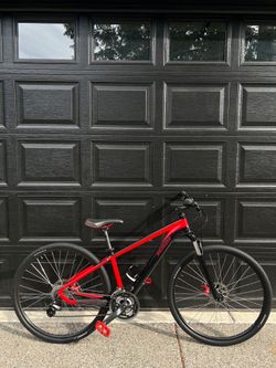 Specialized Crosstrail Hybrid Bike