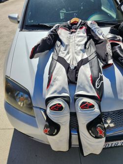 Alpinestars 1-Piece Leather Race Suit (Challenger / Motegi Series)​Alpinestars Leather Sport Riding Jacket (GP Plus / GP-R SeriesPair 1: Alpinestars S