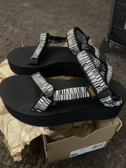 TEVA sandals Size 7 Women’s 