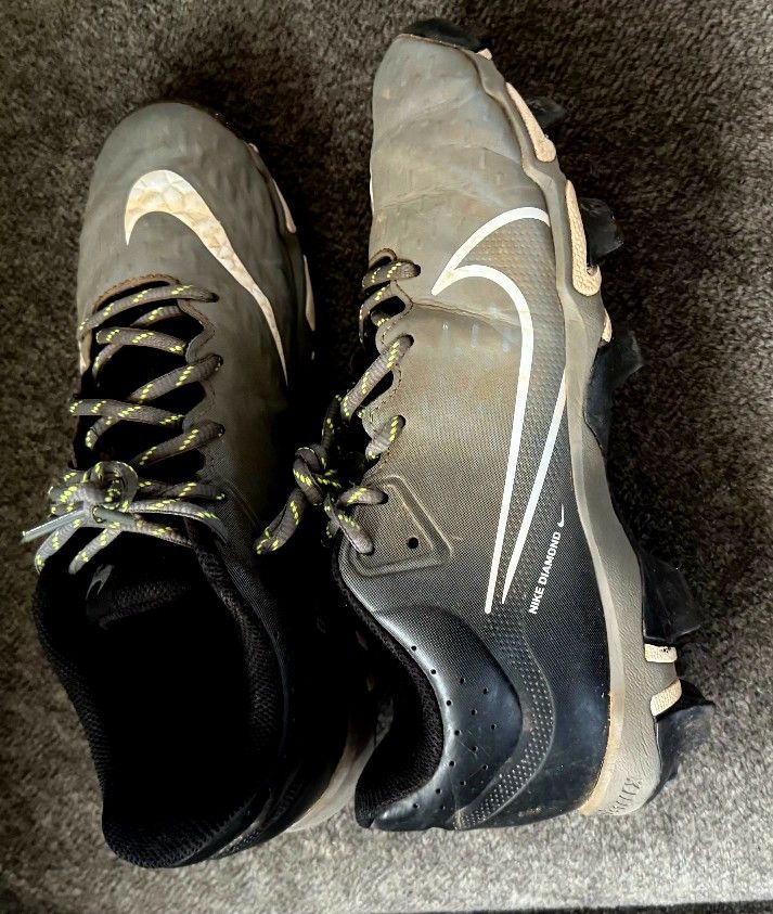 Women's Nike Softball Cleats Size 8.5