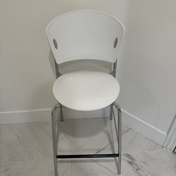 4 Bar Stools