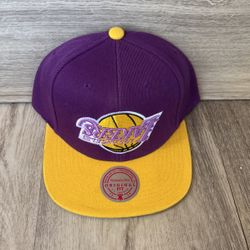 Lakers New Era Snapback Hat$35