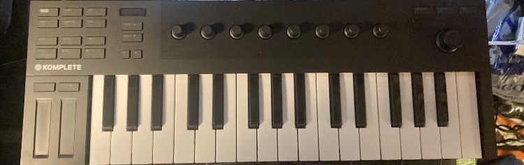 NI m32 midi controller