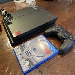 PS4 Pro 500 GB Bundle - PS4 Controller & MLB Showdown