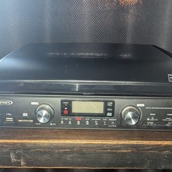 JENSEN JTA-460P Digital 3-Speed Stereo Turntable with MP3 Encoding & AM/FM Receiver