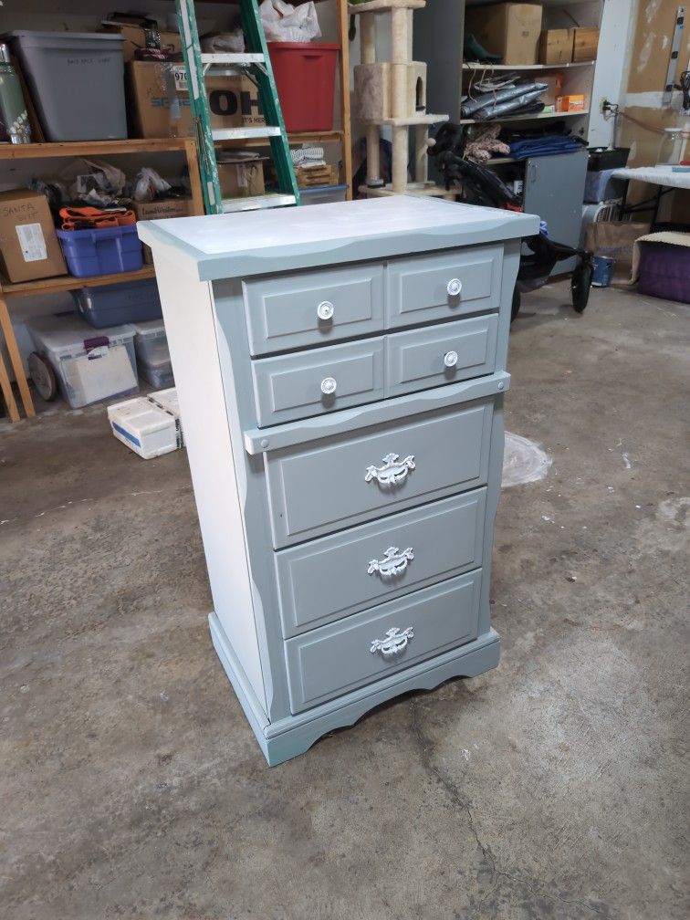Dresser