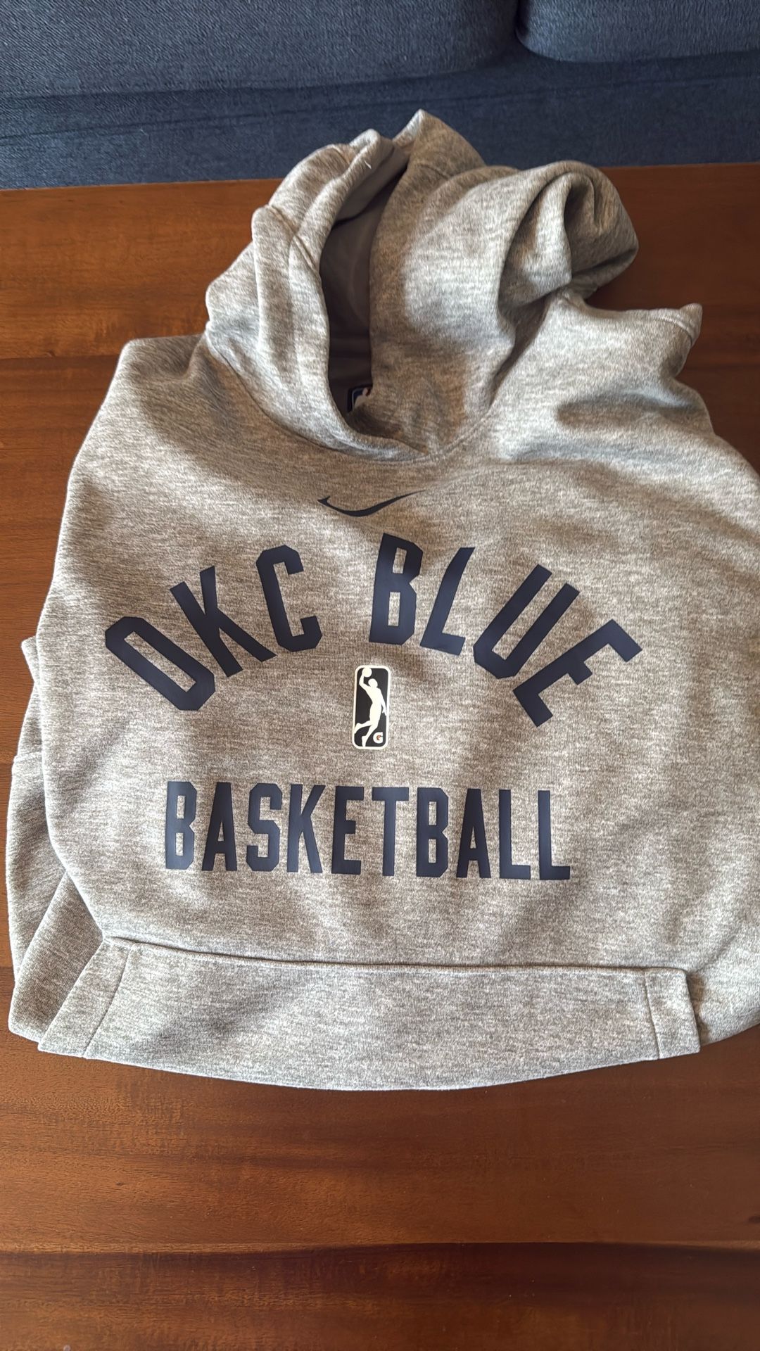 Puma Full-Zip Athletic Jacket – Black/Red Shoulder Panels – Size M – Good Condition – Training/Gym Wear