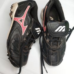 Mizuno kids black sports cleats
