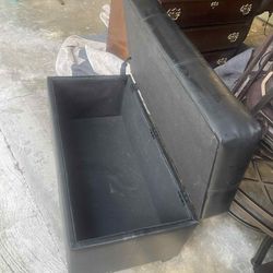 Black Leather Storeg e Ottoman 3 Ft Wide 