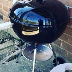 Classic Full-size Weber Charcoal Grill + Accessories  