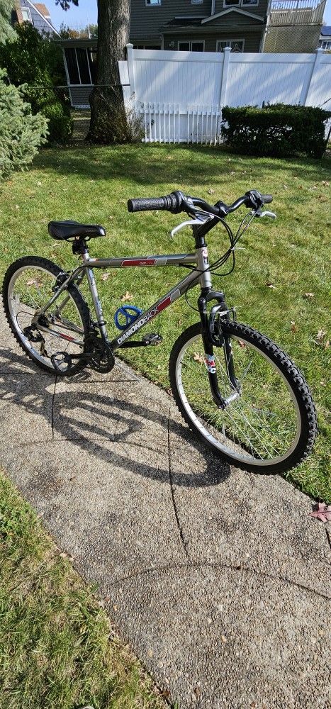 Diamondback Outlook 6061 Lite Weight Mountain Bike 