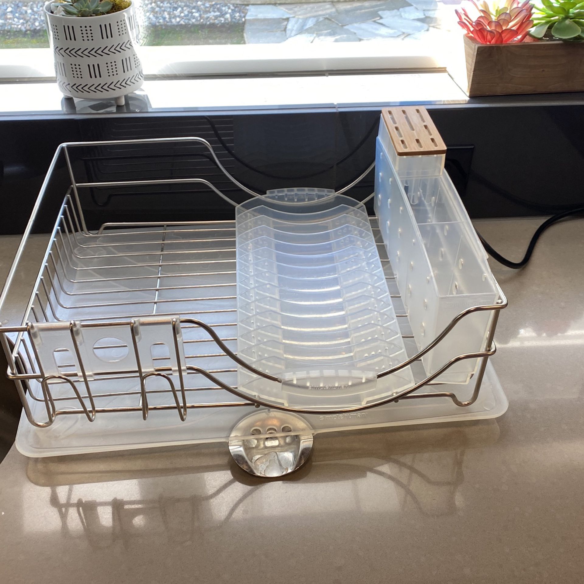 Simple Human Dish Drying Rack for Sale in Bonney Lake, WA - OfferUp