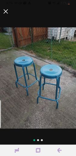 2 Bar Stools
