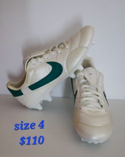 Nike Premier Size 4. ⚽️⚽️
