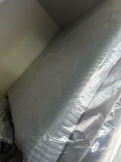 Set  king sizes mattress and box spring