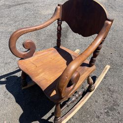 Wood Rocking Chair 