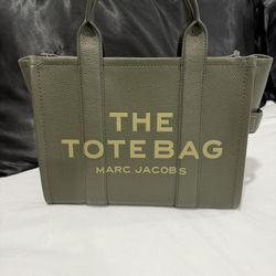 Marc Jacobs Medium Leather Tote Bag