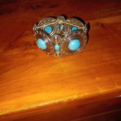  Tg. 1970s Turquoise Silver  Tone Stretch Southwestern Style Bracelet