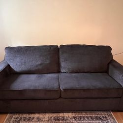 Queen sleeper sofa / Pull Out Bed 