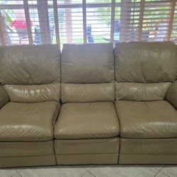 Selling a Grain Leather Sofa/couch Combo