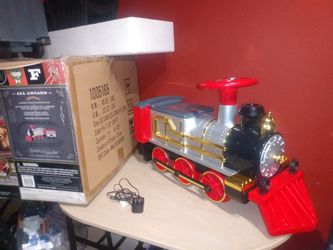 New Ride On Train for Kids, 8 Feet of Track, FAO Schwarz, up to 45 lbs Kids Rechargeable 9v Battery Ride-on Locomotive Fun Toy Car