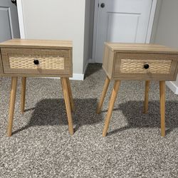 Set of 2 Nightstands