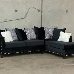 200-Sectional (Black)

