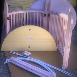 Brand New Round Infant Baby Crib Pink Never Used (See Description)