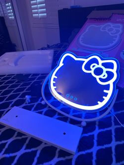 Impression Hello kitty LED vanity mirror with stand