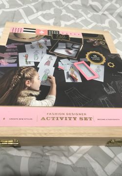 Brand New fashion designer activity set !