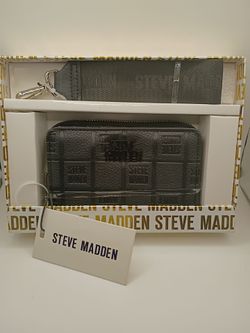 Steve Madden Wristlet. Black. NWT